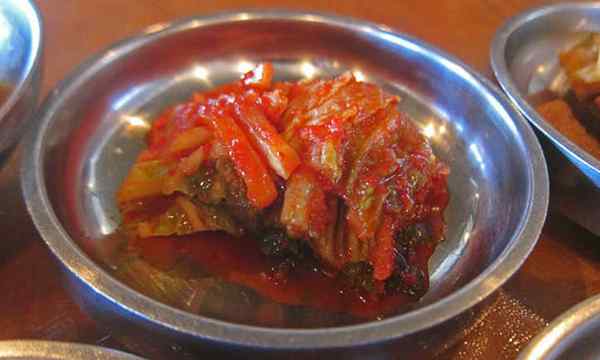 Berapa lama untuk menapai kimchi menggunakan sumber kraut